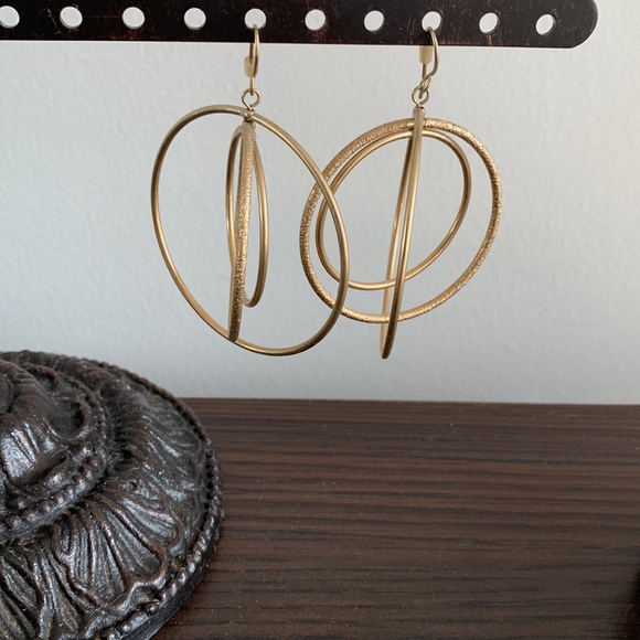 Guess brand Gold finish hoop earrings - Picture 3 of 4